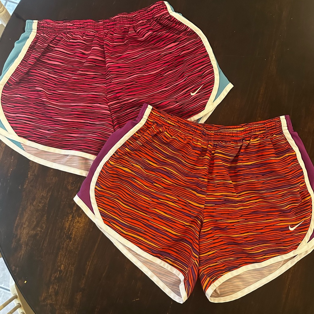 Nike Abstract Coordinating running shorts youth L